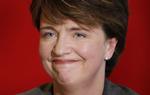 En skandale om donationer har tvunget lederen af det skotske Labour-parti, Wendy Alexander, til at træde tilbage. 