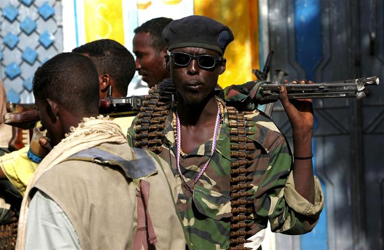 Militsgrupper i Somalia står bag flere kidnapninger af FN-ansatte. Dansk og svensk minerydder er frigivet med hjælp fra lokale borgere i Hudur. 