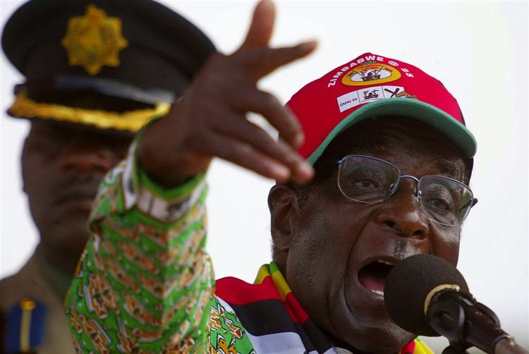 Zimbabwes præsident, Robert Mugabe, under en af valgoptakterne før første valgrunde. Arkivfoto. 