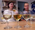 Cider skal helst smage af frugt - rigtig frugt. Her er der cider på bordet under en tidligere smagstest på Politiken. 