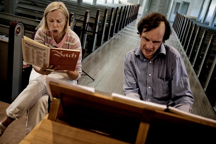 Mezzosopranen Anne Sofie von Otter øver sammen med dirigenten Lars Ulrik Mortensen inden koncerten i Garnisons Kirke. 
