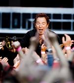 Bruce Springsteen og hans E-Street band gav en fantastisk koncert i Parken, men lyden var desværre for dårlig. 