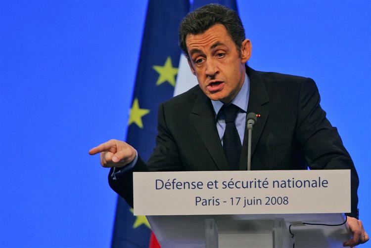 Den er helt gal i EU, siger den franske præsident, Nicolas Sarkozy. 
