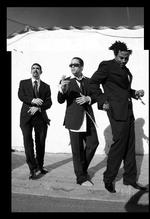 Trioen Orishas voksede op i Cuba, men de bor i dag i henholdsvis Spanien, Frankrig og Italien. Hiphop blandes med elementer af bl.a. jazz og salsa, og Orishas er forbillede for en lang række af den tredje verdens hiphopbands. 