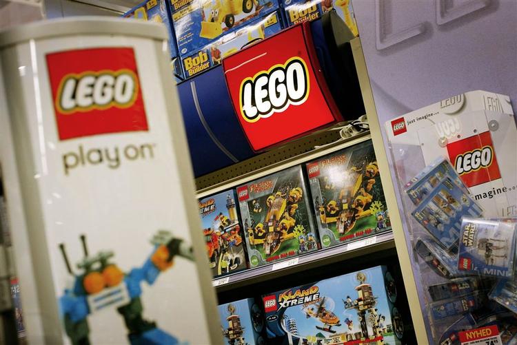 Lego vil igen lave sine klodser selv og opsiger samarbejdet med virksomheden Flextronics. 