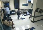 Efter at have ventet i næsten 24 timer kollapser Esmin Green og dør i venteværelset til den psykiatriske skadestue på Kings County Hospital i Brooklyn, New York, og dør, uden at nogen griber ind i mere end en time. 