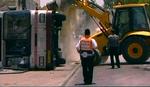 Fire er døde, efter at en bulldozer styrede direkte ind i en bus i Jerusalem. 