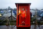 Roskilde 2007. Sidste års dyngvåde festival har fået flere til at søge job som frivillig, hvor man sover og spiser bedre end de betalende gæster. Arkivfoto. 
