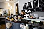 Specialet er kager  i alle afskygninger, men Kagezonens Café &amp; Sandwichbar på Østerbro leverer også glimrende cafémad. 