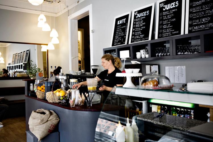 Specialet er kager  i alle afskygninger, men Kagezonens Café &amp; Sandwichbar på Østerbro leverer også glimrende cafémad. 
