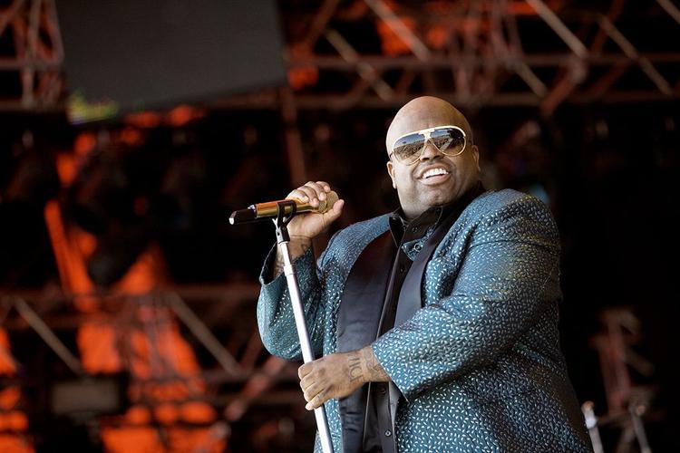 'Er I klar til at have det godt?', lød første spørgsmål fra den store charmør Cee-Lo, som var chef-gøgler for Gnarls Barkleys underholdende koncert fredag eftermiddag. 