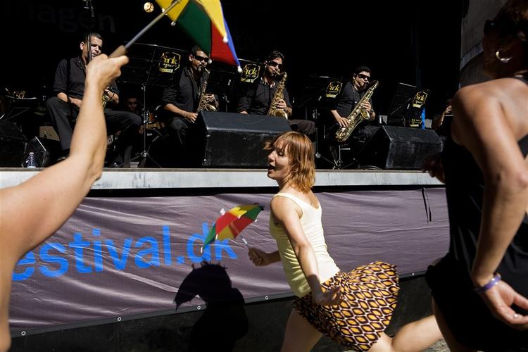 Den 30. jazzfestival i København blev åbnet med brasiliansk blæs og masser af sol. 