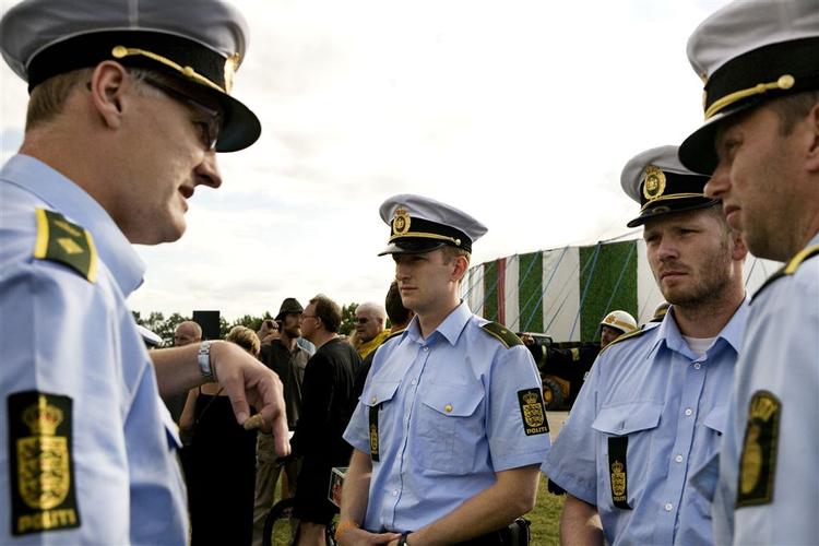 Politiet er på festivalpladsen, men har kun haft få alvorlige sager. 