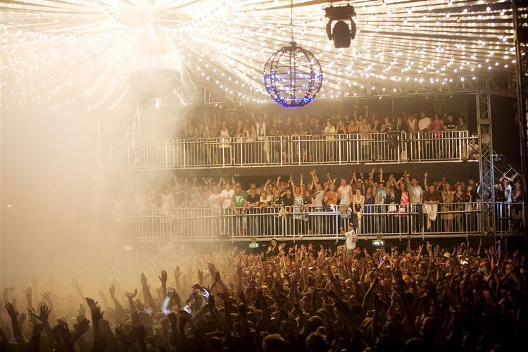 Den hollandske dj Fedde le Grand spillede en meget omtalt koncert på Astoria-scenen i 2008. Hvad bliver det vildste i år? 