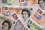 90 millioner engelske pund - eller omkring 850 millioner kroner - så meget lykkedes det en bankekspedient at stjæle fra banken HSBC. 