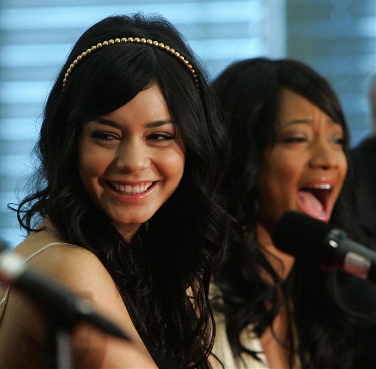 Vanessa Hudgens spiller Gabrielle i den originale film 'High School Musical'. Hendes rolle overtages i London af Claire-Marie Hall. 