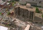 I 1995 omkom 168 personer, da en lastbil fuld af gødning eksploderede i Oklahoma, USA. Nu vil EU forhindre gødningbomber i Europa. Arkivfoto. 