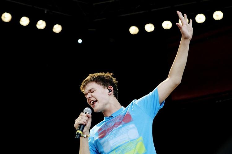 Seer-sms'er sendte Martin fra Ørum til tops i DRs musikkonkurrence X  Factor. Her giver han koncert i Tivoli. 