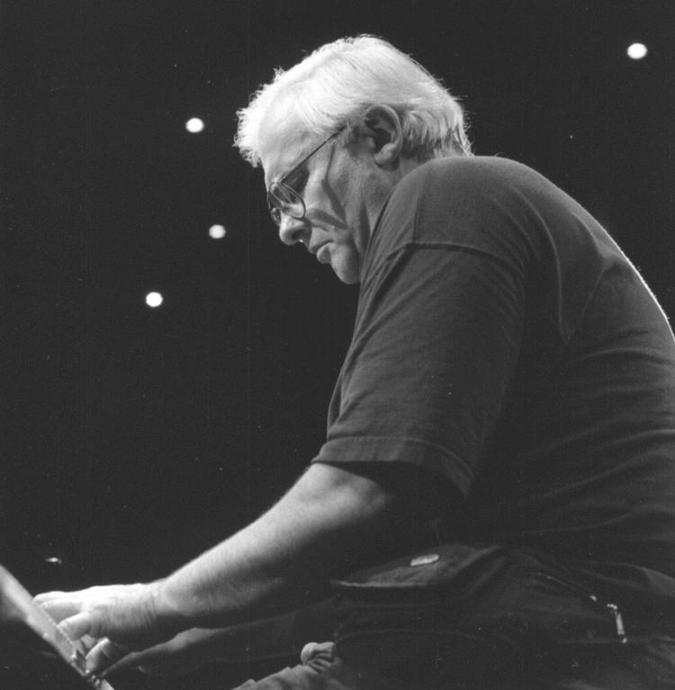 Den 75-årige gangbesværede pianist Paul Bley leverede en sart og smuk koncert, men vreden over ikke-låste kørehjul på hans flygel, fik ham til at stoppe koncerten i vrede. 