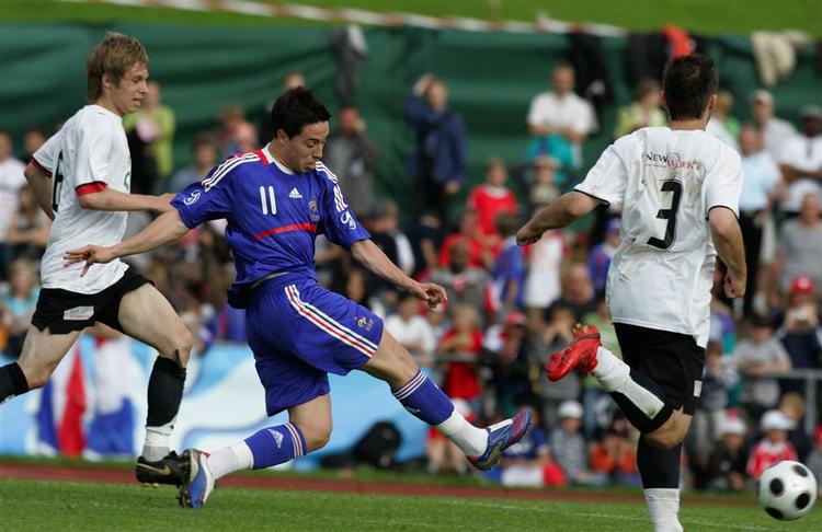 Samir Nasri (i blåt)  har  ligesom legenden Zinedine Zidane  rødder i Algeriet. 