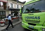 Politiet er mødt talstærkt op ved Liquigas' hotel. 
