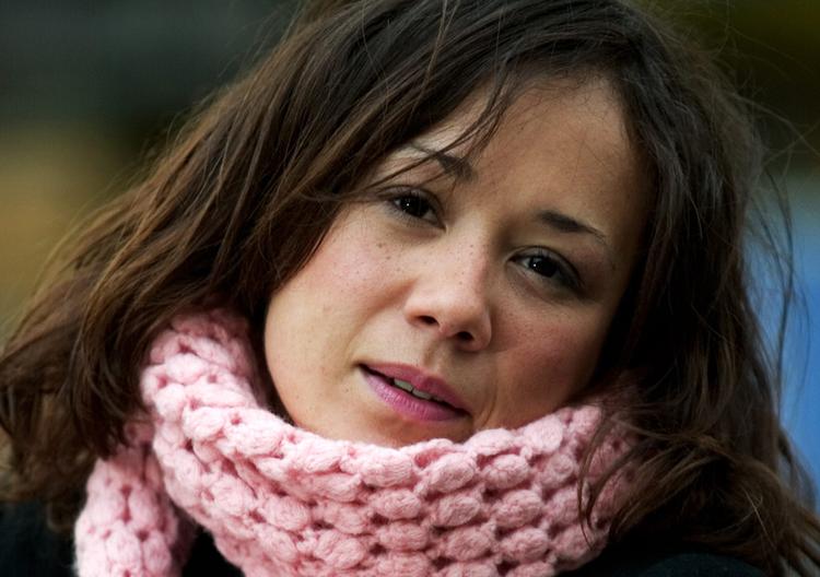 Camille Jones sætter pris på Watsons 'uhøjtidelige og humoristiske måde' at skrive om det svære. 