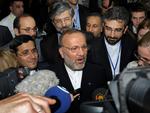 Den iranske udenrigsminister Mottaki advarer om ødelæggende reaktioner, hvis USA angriber Iran. 