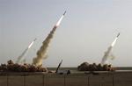 Iran tester langtrækkende missiler, der angiveligt har en rækkevidde på 2.000 km og dermed bl.a. kan nå Israel. - 