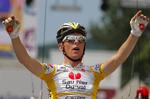 Ricardo Ricco kan juble, efter sit soloridt, der resulterede i hans anden etapesejr. 