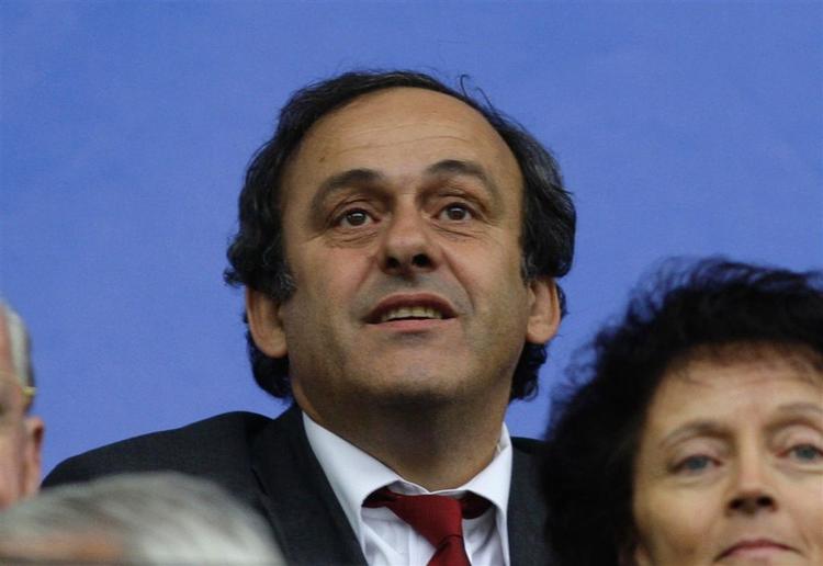 Klubberne vil stoppe med at udvikle unge spillere, hvis de ikke selv får glæde af dem, mener Platini. - Arkivfoto. 