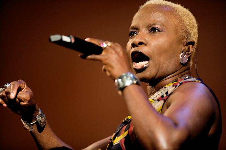 Stemning og masser af musik på årets Jazz Festival. Med bl.a. Angélique Kidjo, der gav koncert på Gamle Scene. 