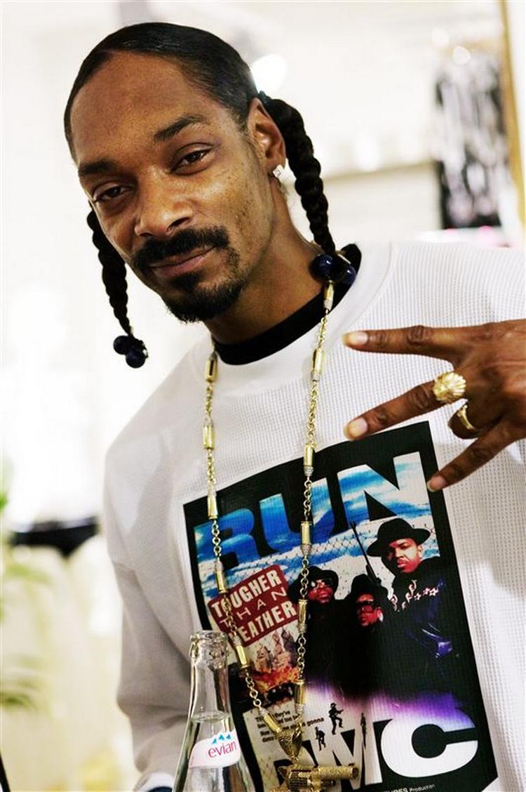 Snoop Dog skal remixe en klassiker fra Johnny Cashs tidlige år. 