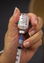 Gratis vaccination mod influenza tilbydes nu også kronisk syge danskere. Mange tager imod tilbuddet. 