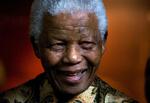 Sydafrikas første sorte præsident, Nelson Mandela, fylder 90 år i dag. 