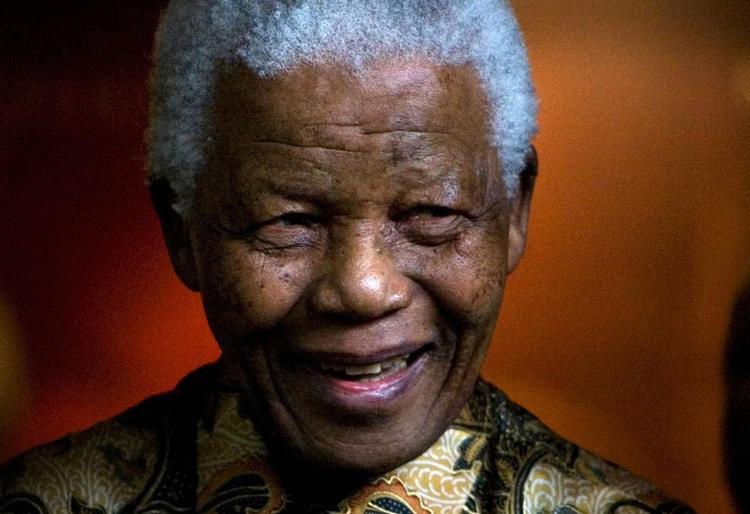 Sydafrikas første sorte præsident, Nelson Mandela, fylder 90 år i dag. 