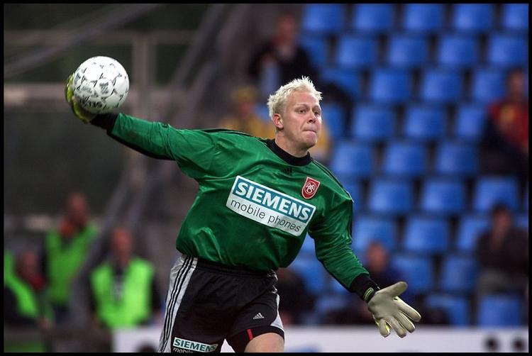 Erfarne Jimmy Nielsen bliver en vigtig sidste skanse for Vejles oprykkere. Den tidligere AaB-målmand skiftede til Vejle fra engelsk fodbold i begyndelsen af 2008. 