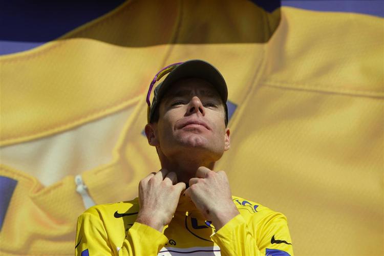 Mens det stadig så gult ud for australske Cadel Evans. Her på 12 etape under Tour de France. 