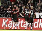 Magnus Troest bragte FC Midtjylland foran 1-0 med et hovedstdsmål mod AGF. 