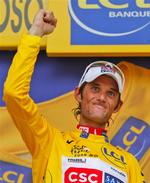 Frank Schleck er ny mand i gult efter dagens etape i Aleperne. 