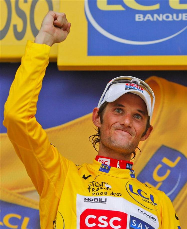 Frank Schleck er ny mand i gult efter dagens etape i Aleperne. 