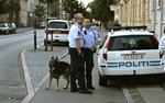 Politiet på Nordre Fasanvej i aftes efter skyderiet, som sårede en ung mand. 