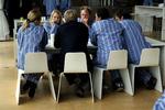 Der var glæde på Nyhedsavisen i oktober 2006, da gratisavisen på kom på gaden første gang. Blandt andet optrådte de ansatte i pyjamas i flere reklamefremstød. 