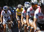Fränk Schleck er atter i den gule trøje i morgen, når rytterne rammer Alpe d'Huez. 