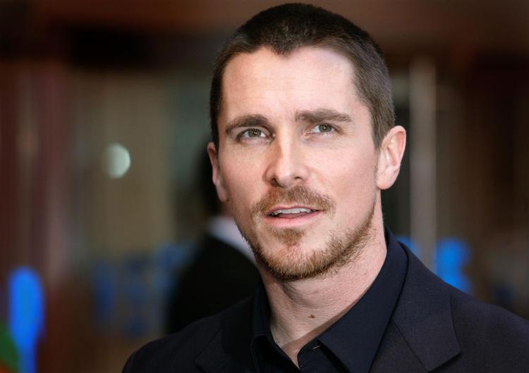 Christian Bale mistænkes for at have langet ud efter to familiemedlemmer. 