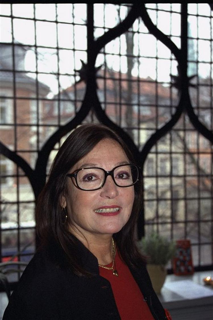 Nana Mouskouri (her i København i 1998) takker af efter en lang karriere. 