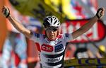Sastre vinder på Alpe d'Huez efter et imponerende soloridt. 