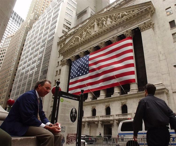 Her i Wall Street er der nervøst for tiden, men Bush mener, at ædruelighed er vejen frem. 