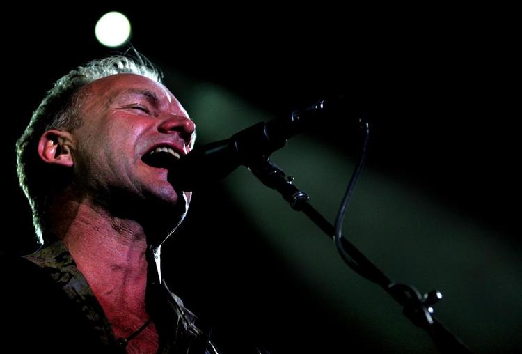 Sting og venner udgiver op til OL i Kina en støtte-cd til fordel for Tibet, som har været annekteret af Kina siden 1951. 