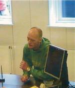 Politiet efterlyser den 42-årige Allan Winther, som er er fanget af Sydbanks overvågningskamera under røveriet i går. 