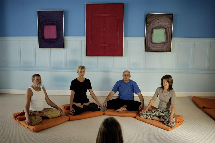 Skandinavisk Yoga- og Meditationsskole er et af de steder, der kan hjælpe dig i gang med at meditere. Arkiv 